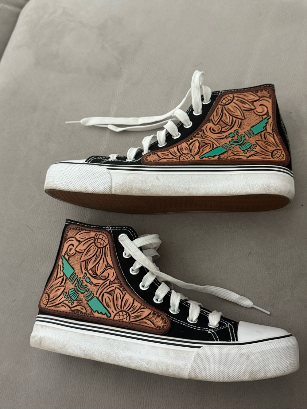 Women’s sz 8W customized etched leather shoes hi top sneakers sunflowers tribal